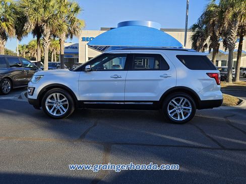 Used 2017 Ford Explorer Limited w/ Class II Trailer Tow Package image 2