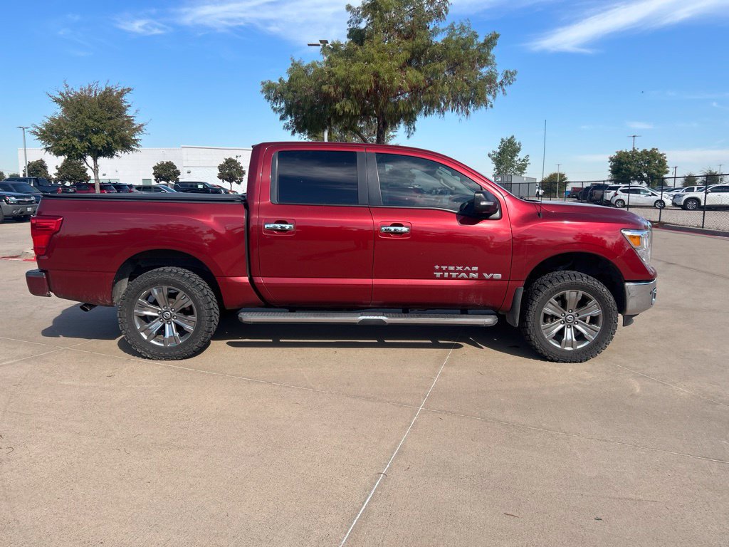 Used 2018 Nissan Titan SV w/ SV Convenience Package AWD/4WD image 6
