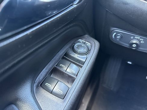 Used 2020 Chevrolet Equinox LT image 37