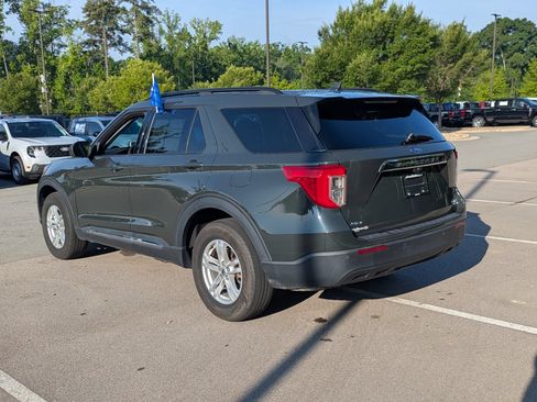 Used 2022 Ford Explorer XLT AWD/4WD image 6
