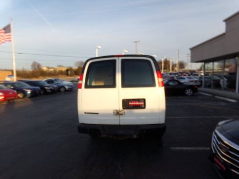 Used 2015 Chevrolet Express 2500 RWD image 39