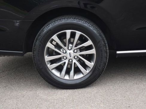Used 2018 Ford Expedition Limited w/ Equipment Group 301A AWD/4WD image 31