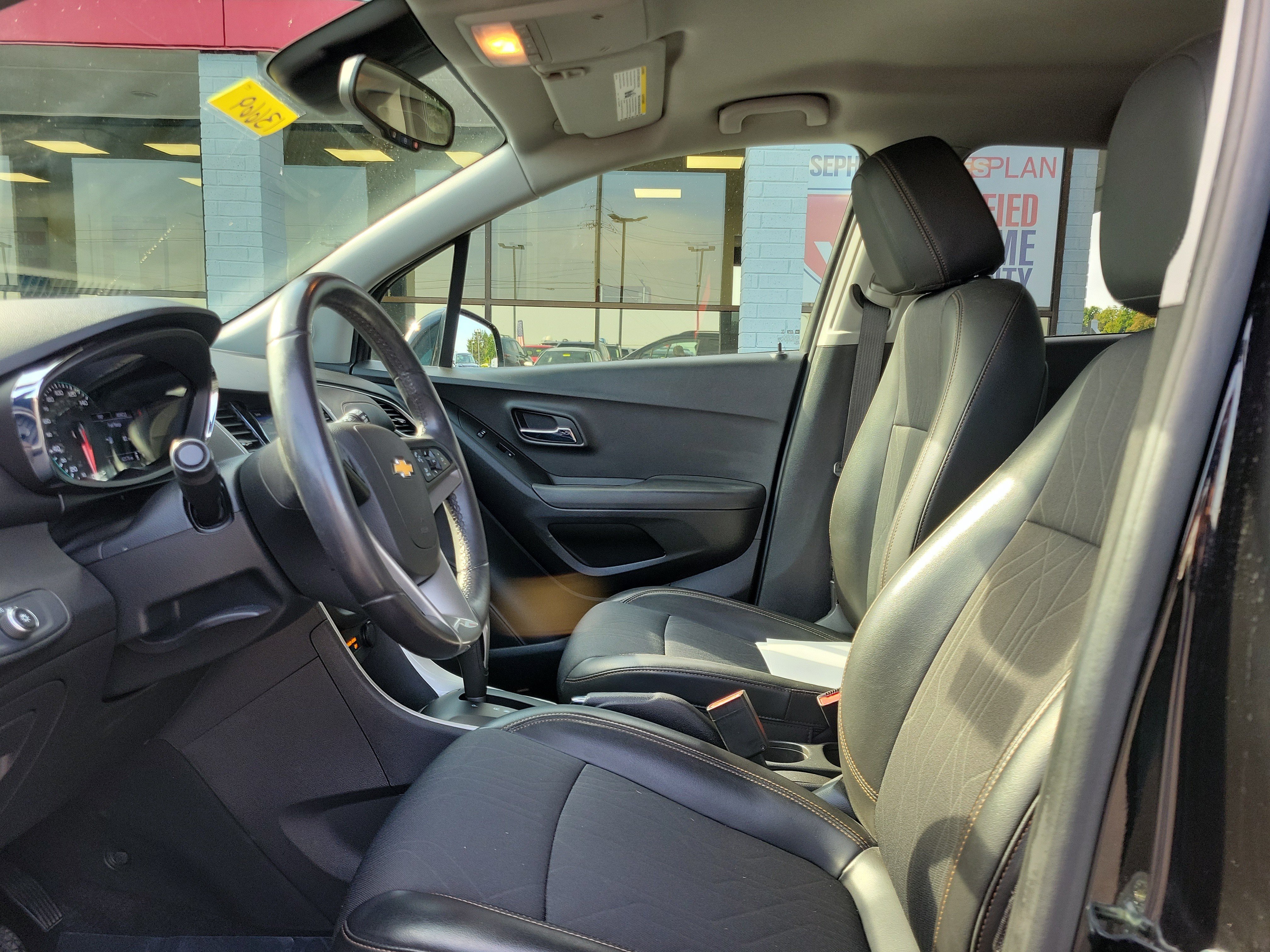 Used 2020 Chevrolet Trax LT w/ LT Convenience Package FWD image 15
