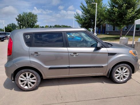 Used 2013 Kia Soul + w/ Audio Pkg FWD image 7