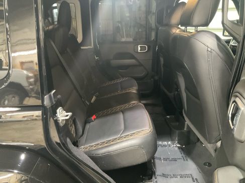 Used 2023 Jeep Wrangler Unlimited Sahara image 31