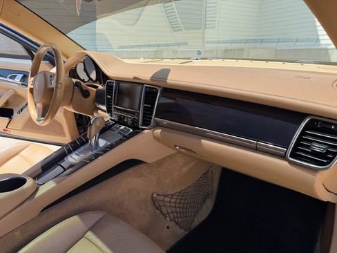 Used 2012 Porsche Panamera image 23