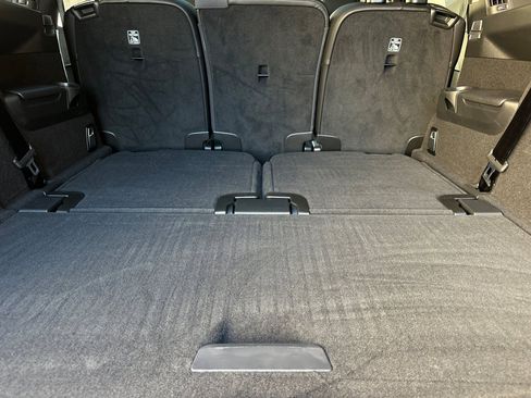 Certified 2025 Volvo XC90 B5 Core w/ Protection Package Premier image 17