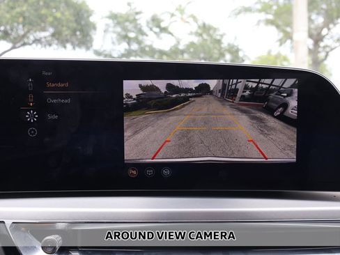 Used 2025 Cadillac Lyriq Luxury RWD image 6