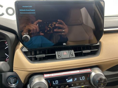 Used 2025 Toyota RAV4 XLE Premium image 27