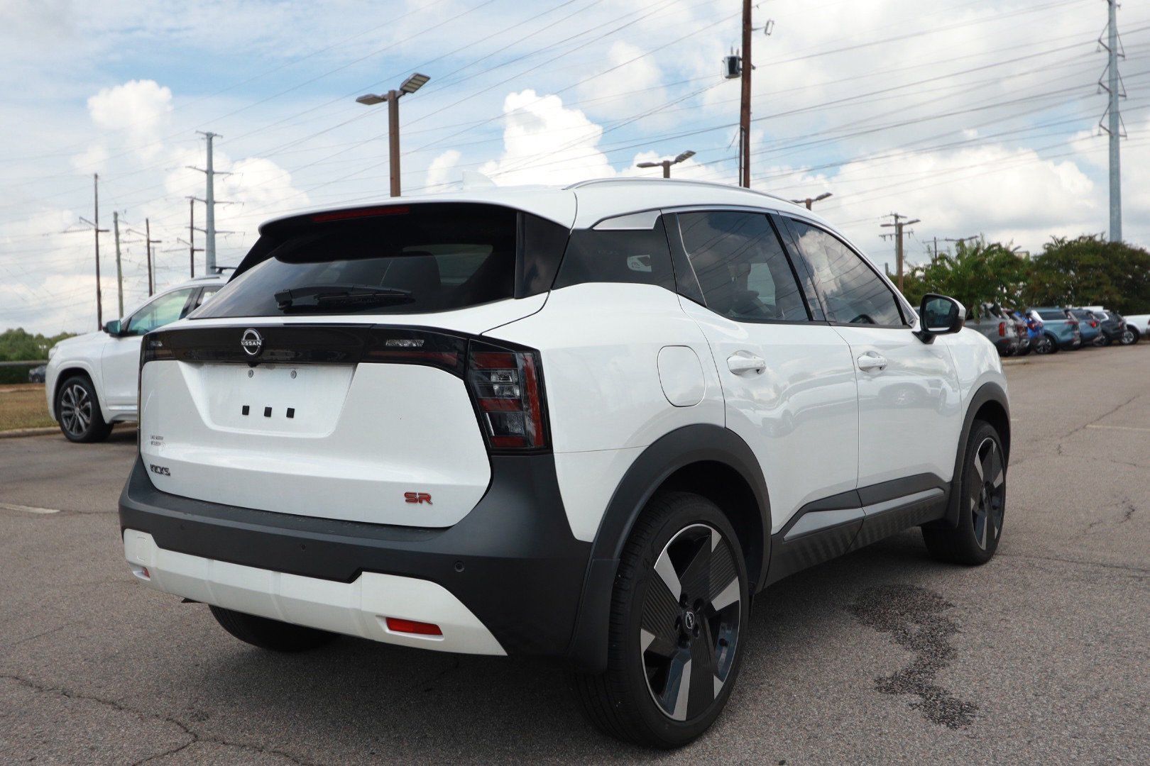 Used 2025 Nissan Kicks SR w/ Interior Electronics Package FWD image 5