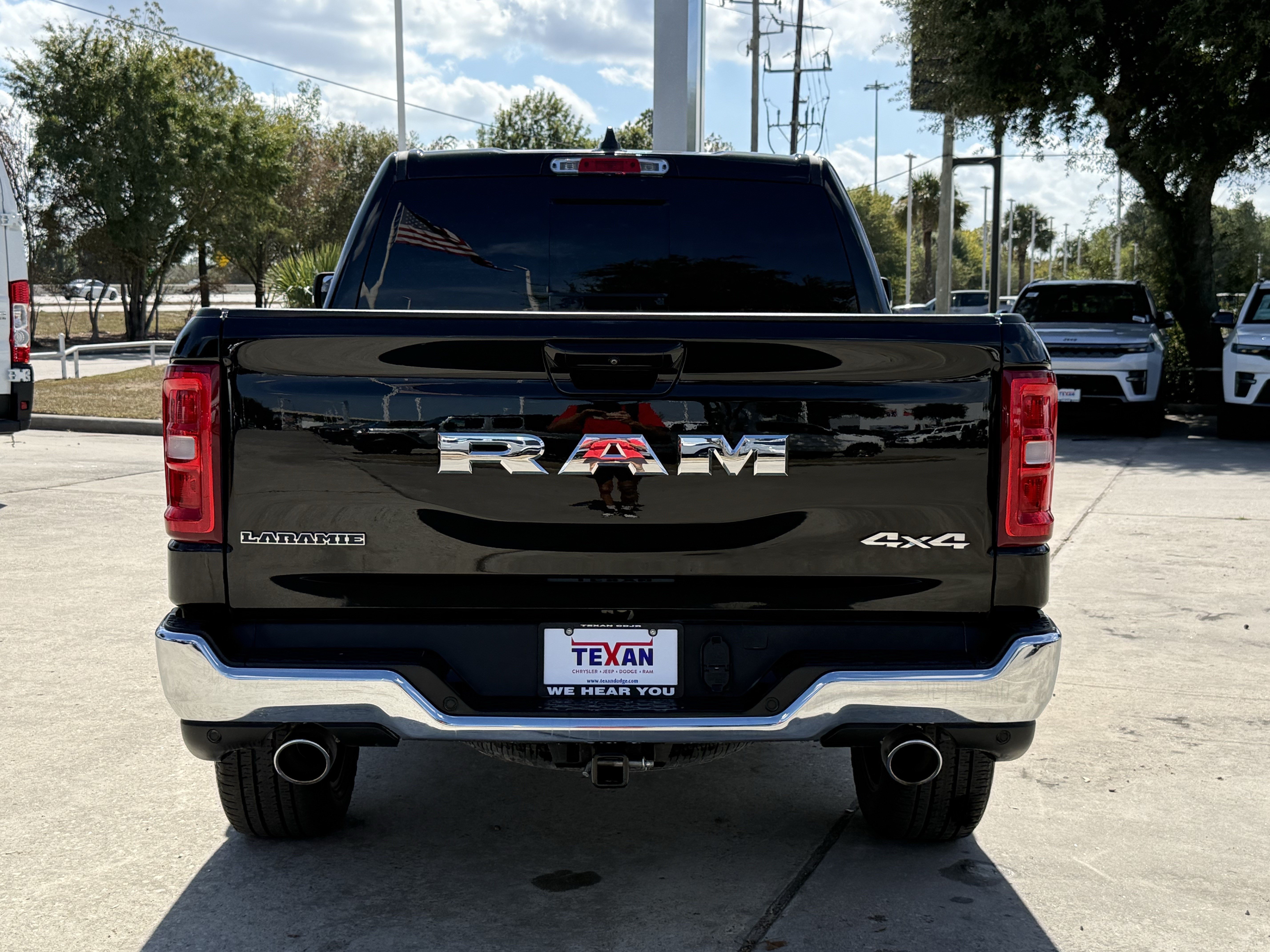 Used 2025 RAM 1500 Laramie w/ Off Road Group AWD/4WD image 6