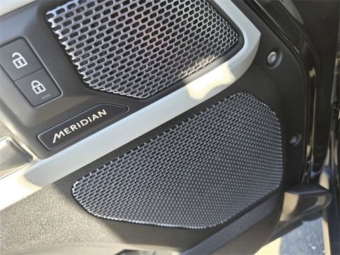 Used 2023 Land Rover Defender 110 S image 21