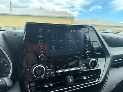 Used 2021 Toyota Highlander XLE AWD/4WD image 61