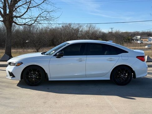 Used 2024 Honda Civic Sport image 2