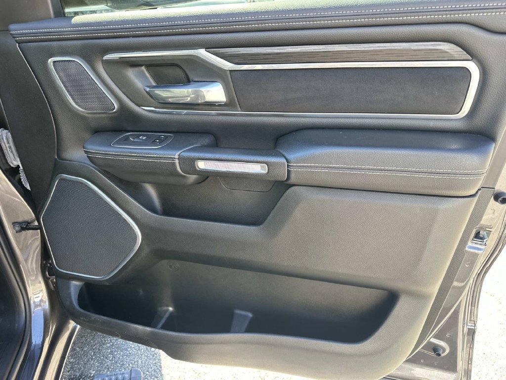 Used 2023 RAM 1500 Laramie AWD/4WD image 12