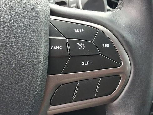 Used 2019 Jeep Cherokee Limited AWD/4WD image 25