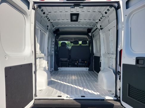New 2026 RAM ProMaster 1500 w/ Convenience Group FWD image 9