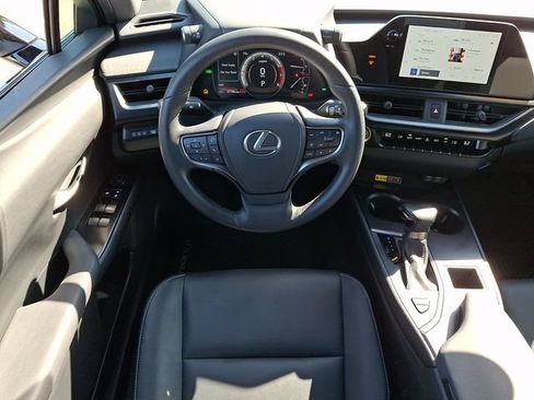 Used 2023 Lexus UX 250h AWD image 11