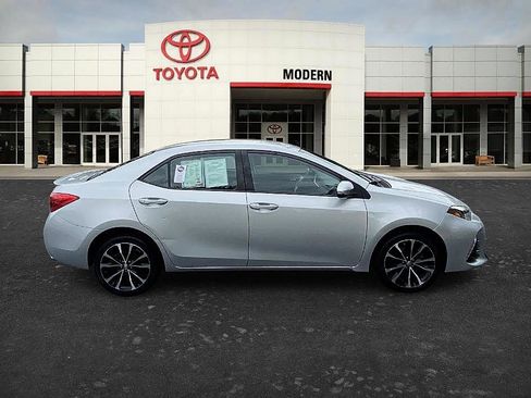 Used 2018 Toyota Corolla SE FWD image 4