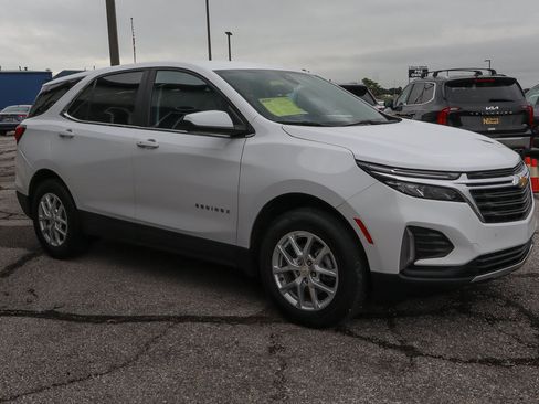 Used 2024 Chevrolet Equinox LT AWD/4WD image 3