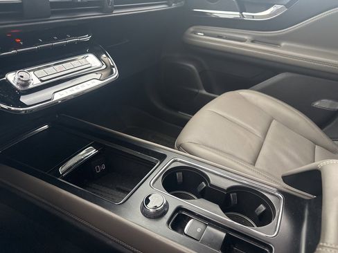 Used 2023 Lincoln Corsair Reserve w/ Equipment Group 201A image 15