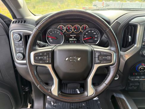 Used 2021 Chevrolet Silverado 1500 LT Trail Boss AWD/4WD image 19
