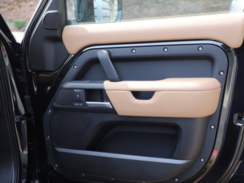 New 2026 Land Rover Defender 110 X AWD/4WD image 9