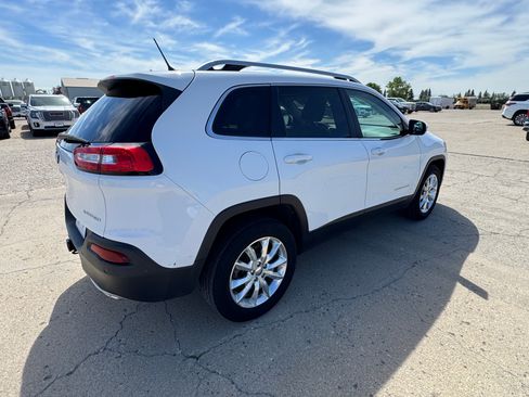 Used 2015 Jeep Cherokee Limited w/ Luxury Group AWD/4WD image 3