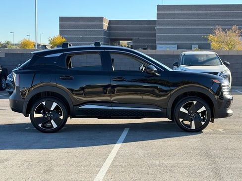 New 2026 Nissan Kicks SR FWD image 7