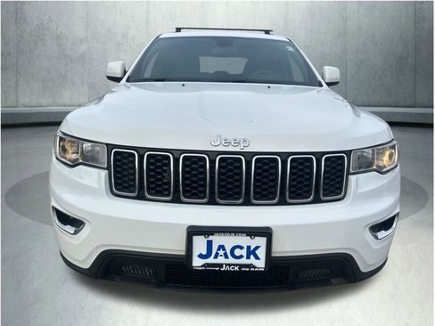 Used 2018 Jeep Grand Cherokee Laredo image 9