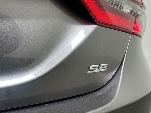 Used 2022 Toyota Camry SE FWD image 30
