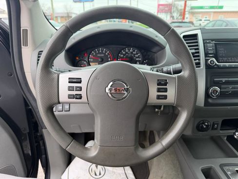 Used 2016 Nissan Frontier SV image 16