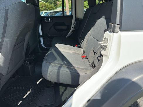 Used 2024 Jeep Wrangler Unlimited Sport AWD/4WD image 15