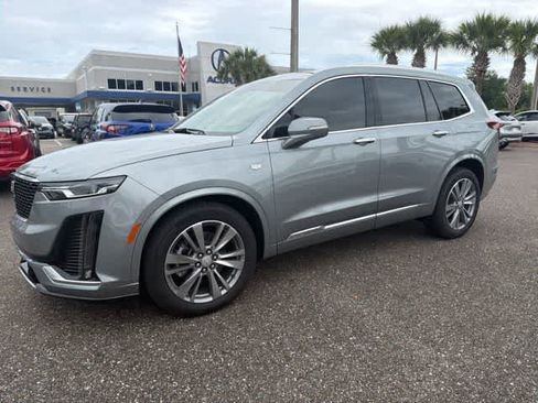 Used 2025 Cadillac XT6 Premium Luxury w/ LPO, Floor Liner Package FWD image 2