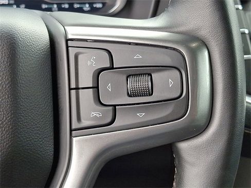 Used 2024 Chevrolet Suburban Premier image 19