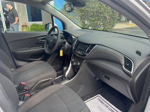 Used 2020 Chevrolet Trax LS w/ Tint and Cruise Package FWD image 9