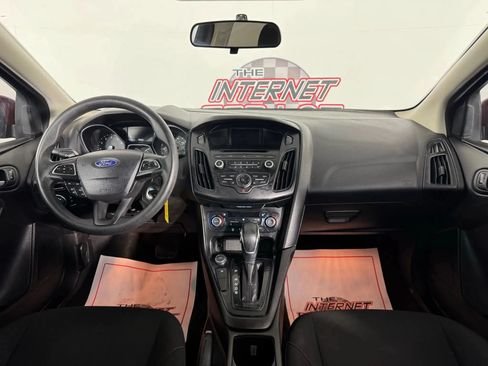 Used 2017 Ford Focus SE FWD image 11
