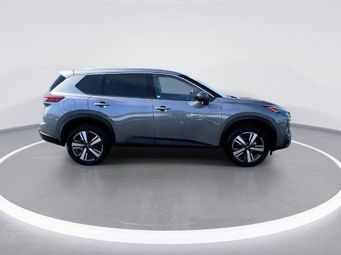 Certified 2025 Nissan Rogue SL w/ SL Premium Package image 9