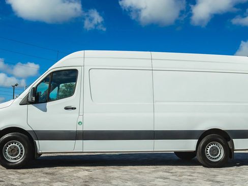 Used 2020 Mercedes-Benz Sprinter 2500 w/ Driver Convenience Package image 6
