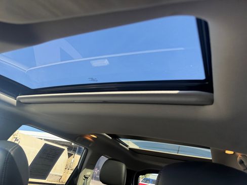 Used 2016 Nissan Pathfinder Platinum image 34