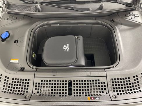 New 2026 Hyundai Ioniq 9 SE image 9