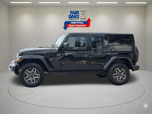 Used 2025 Jeep Wrangler Unlimited Sahara AWD/4WD image 12