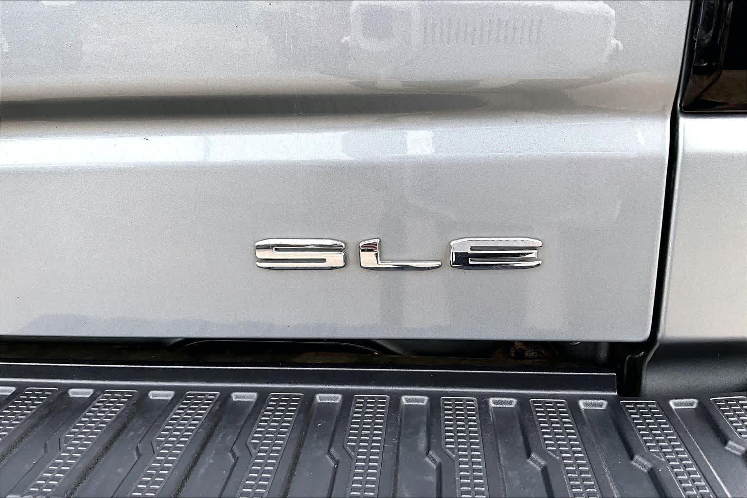 Used 2023 GMC Sierra 1500 SLE w/ Preferred Package RWD image 9