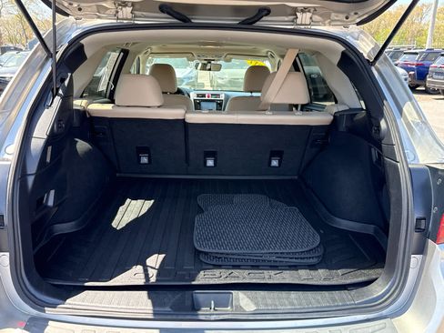 Used 2017 Subaru Outback 3.6R Limited AWD/4WD image 12