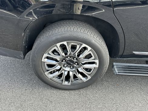 Certified 2024 GMC Yukon Denali Ultimate image 20