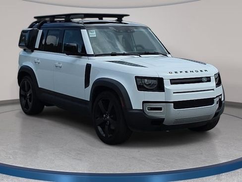 Used 2024 Land Rover Defender 110 S AWD/4WD image 3