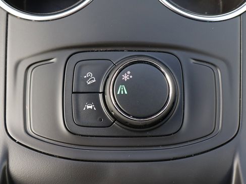 Used 2024 GMC Terrain SLE image 19