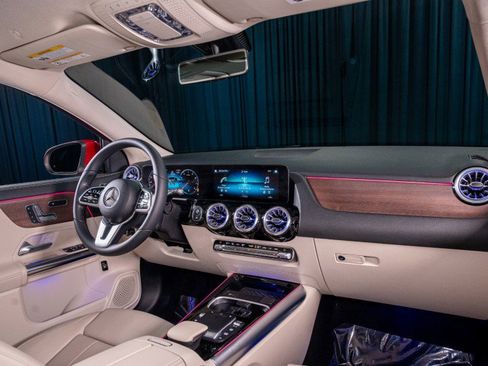 Certified 2023 Mercedes-Benz GLA 250 4MATIC image 4