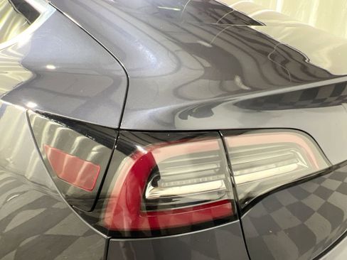 Used 2018 Tesla Model 3 Long Range image 15