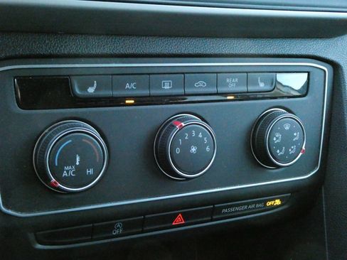 Used 2022 Volkswagen Atlas SE image 13